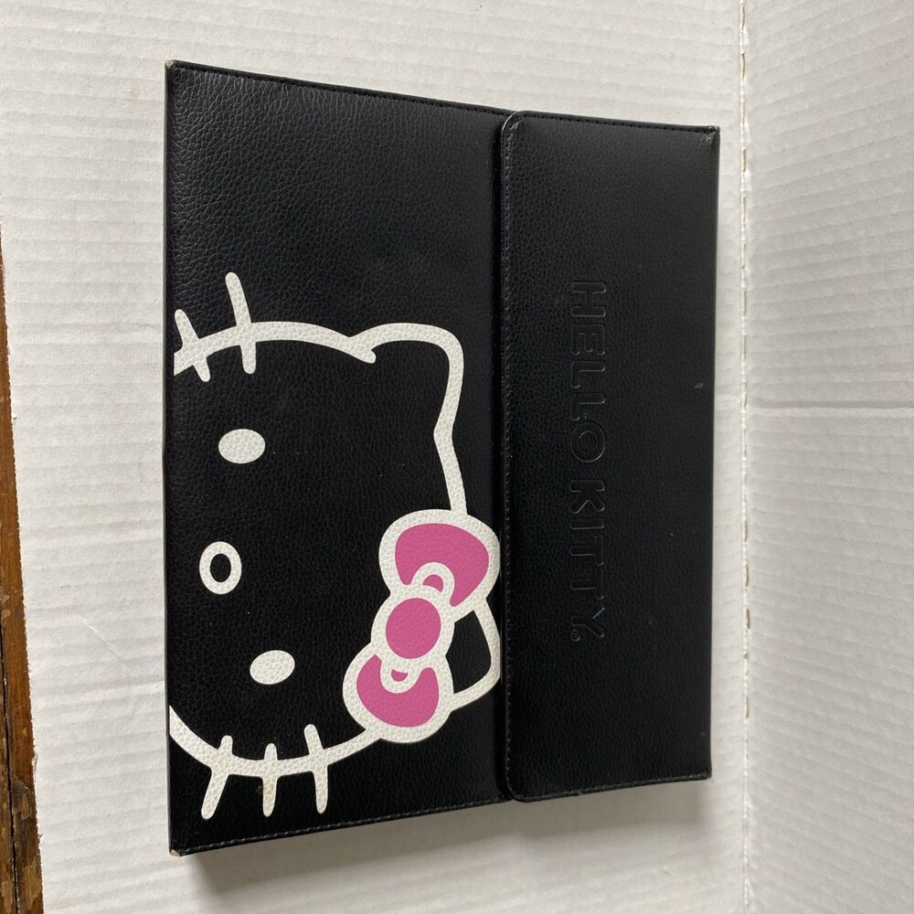 Hello Kitty Black Leather iPad 2/3 case w/ Bluetooth Wireless Keyboard USED